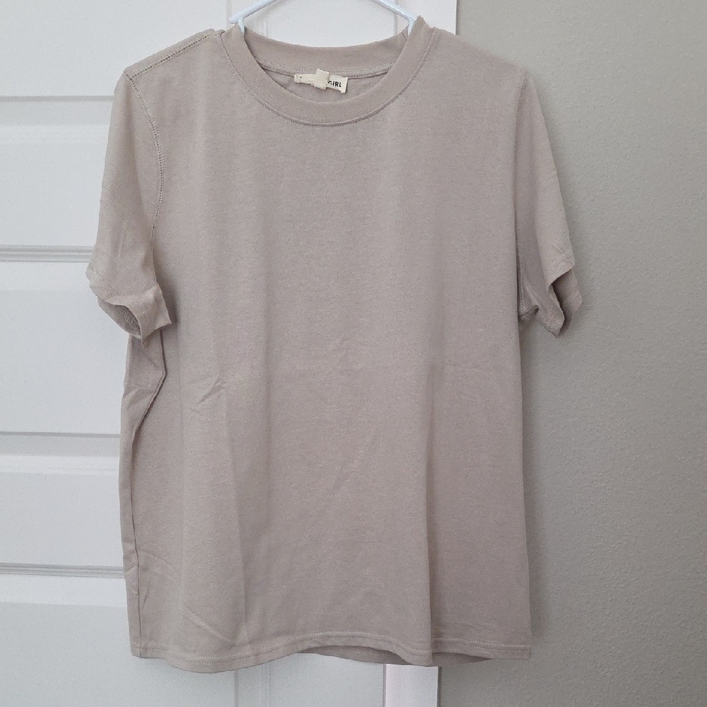 NWOT- Holley Girl Casual Beige Short Sleeve Tee
